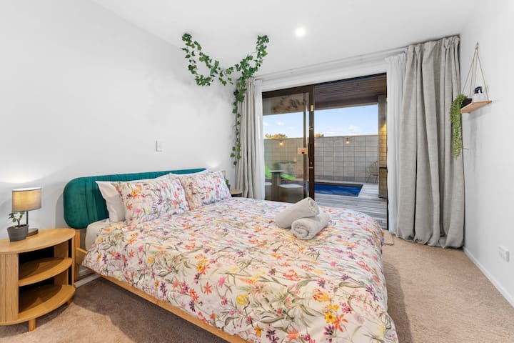 Drugi bračni krevet (širine 150-179 cm) u prizemlju