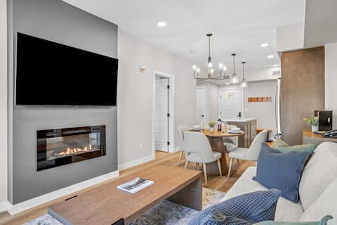 Successful Airbnb property: King Bed Retreat|Mountain View |Pool & Hot Tub in Bighorn No. 8