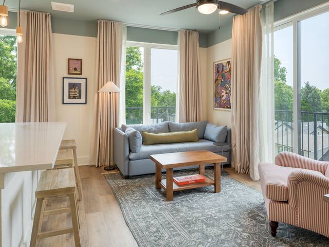 12South 4BDR Suite w/ Balcony | The Gilmore Hotel gallery image 5