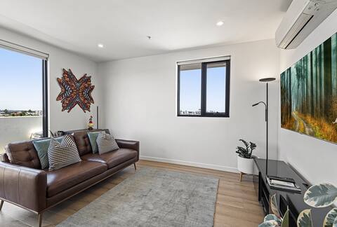Bright City-View Retreat in the Heart of Preston