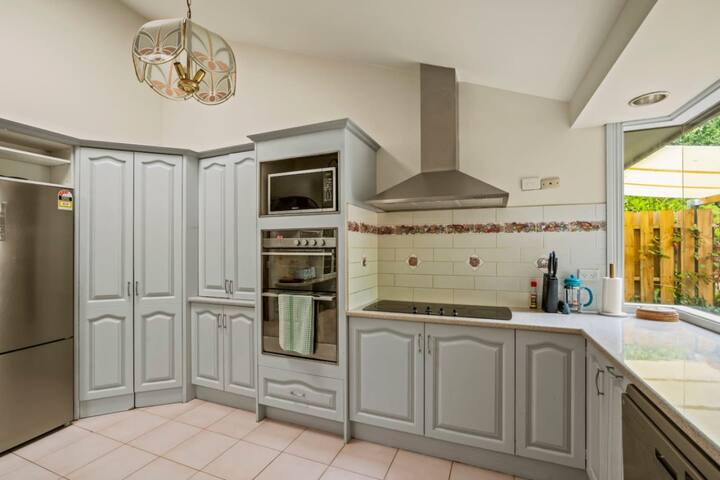 StayAU The Homestead Serene 4BR Nature Retreat gallery image 4