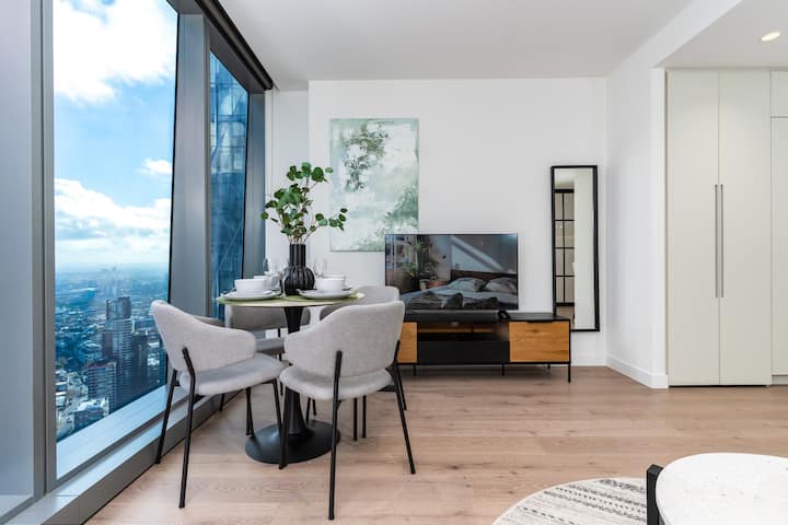 2br Family Home Next To Skybus W/ Pool& Sauna - Melbourne