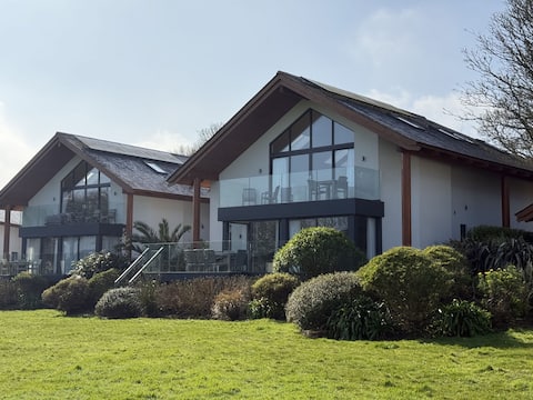 Fishers View, Castle Approach, Tregenna Castle