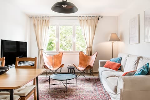 Charming Apartment with Vibrant Accents