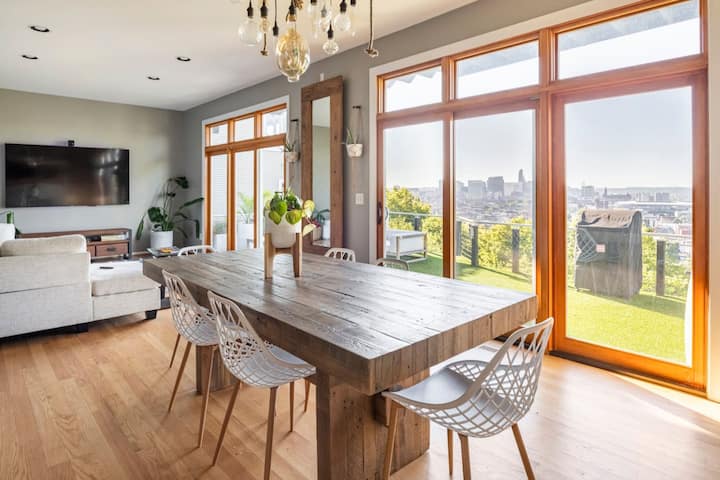 3 Decks W/city Views, Hot Tub, Theater Rm, Garage - Cincinnati, OH