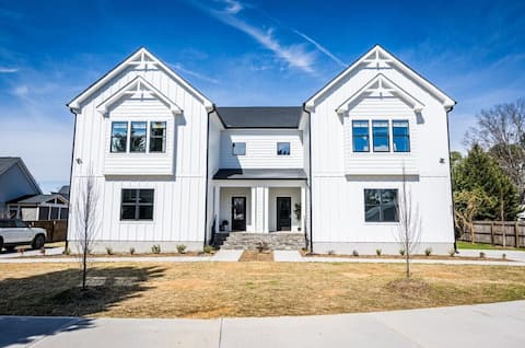 Brand New-Downtown Apex-4BD/4BA-Gameroom-2 Kings!