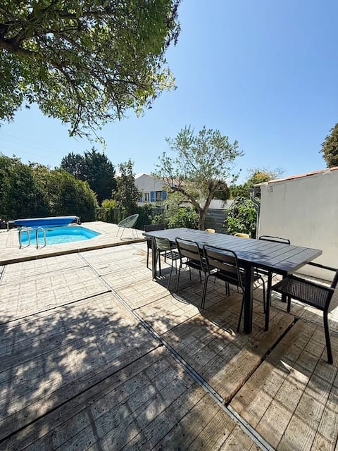 L'échappée - Pool, pool table and private parking