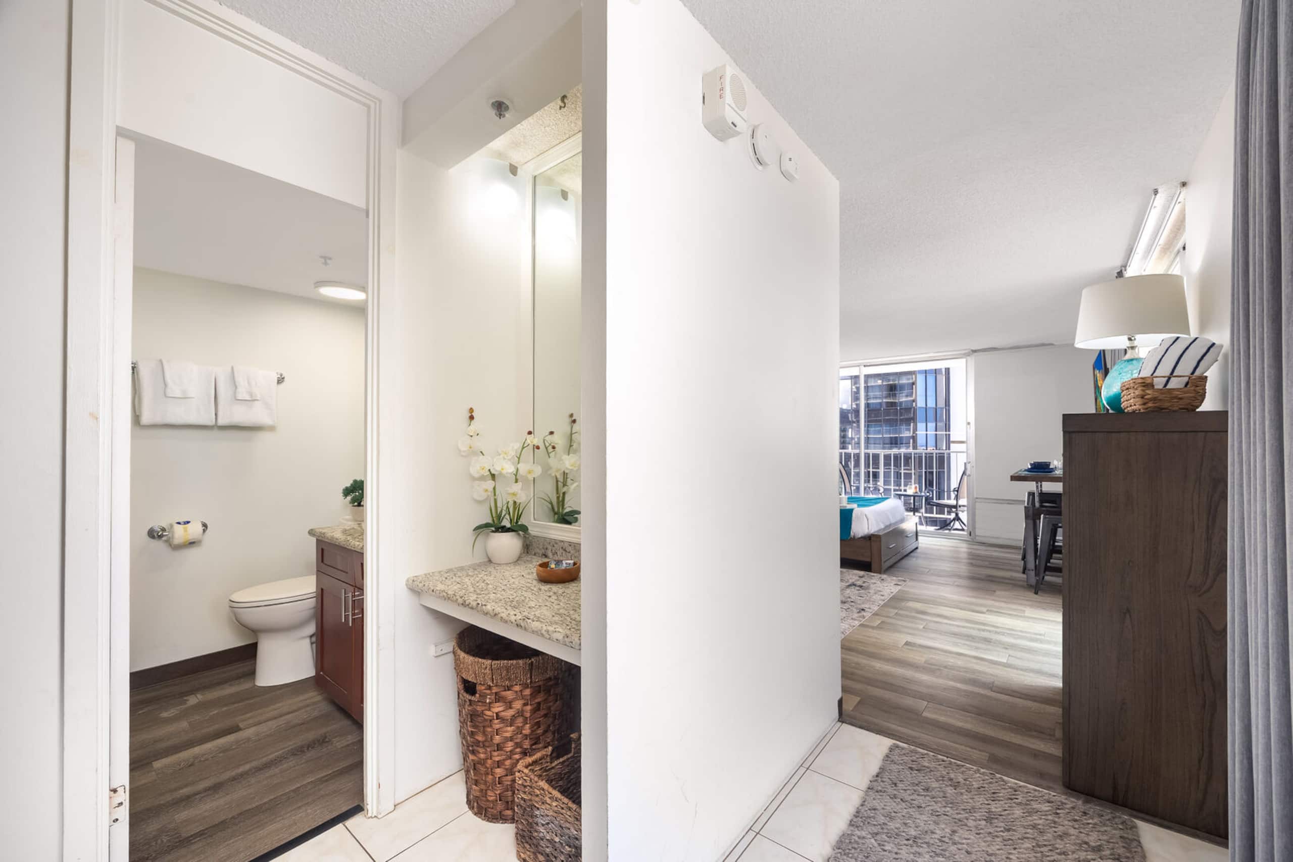 Condo in Honolulu · ★4.73 · 1 bedroom · 1 bed · 1 private bath - Image 14