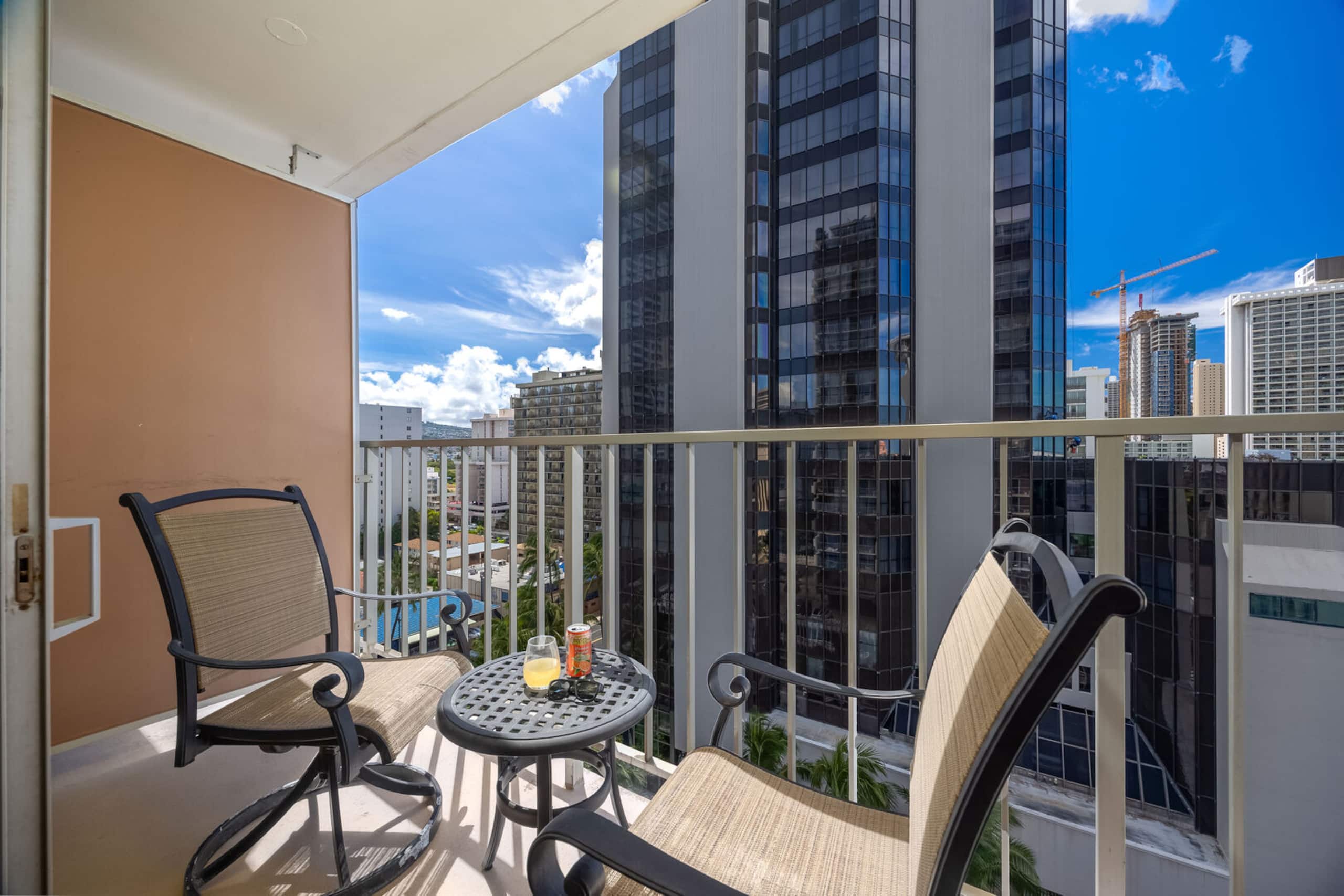 Condo in Honolulu · ★4.73 · 1 bedroom · 1 bed · 1 private bath - Image 30