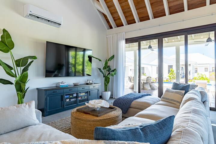 Casa Agua Azul & The Pool Club at Mahogany Bay gallery image 2