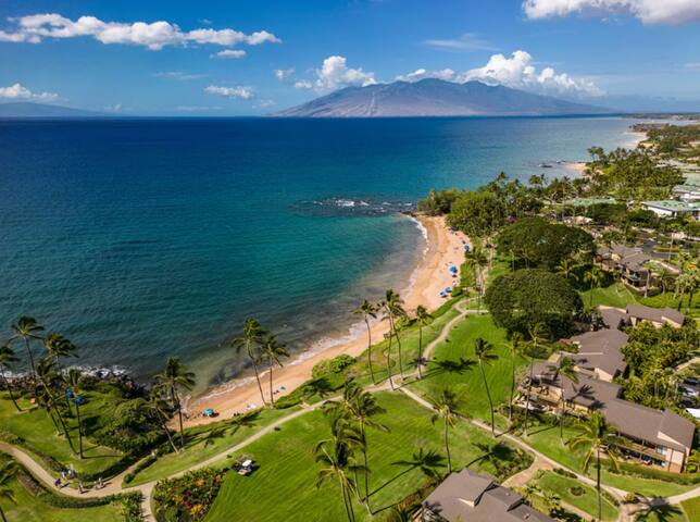 Wailea Elua Resort 1904: Front Row w Sunset Views gallery image 3