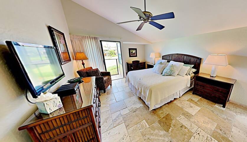 Wailea Elua Resort 1904: Front Row w Sunset Views gallery image 4