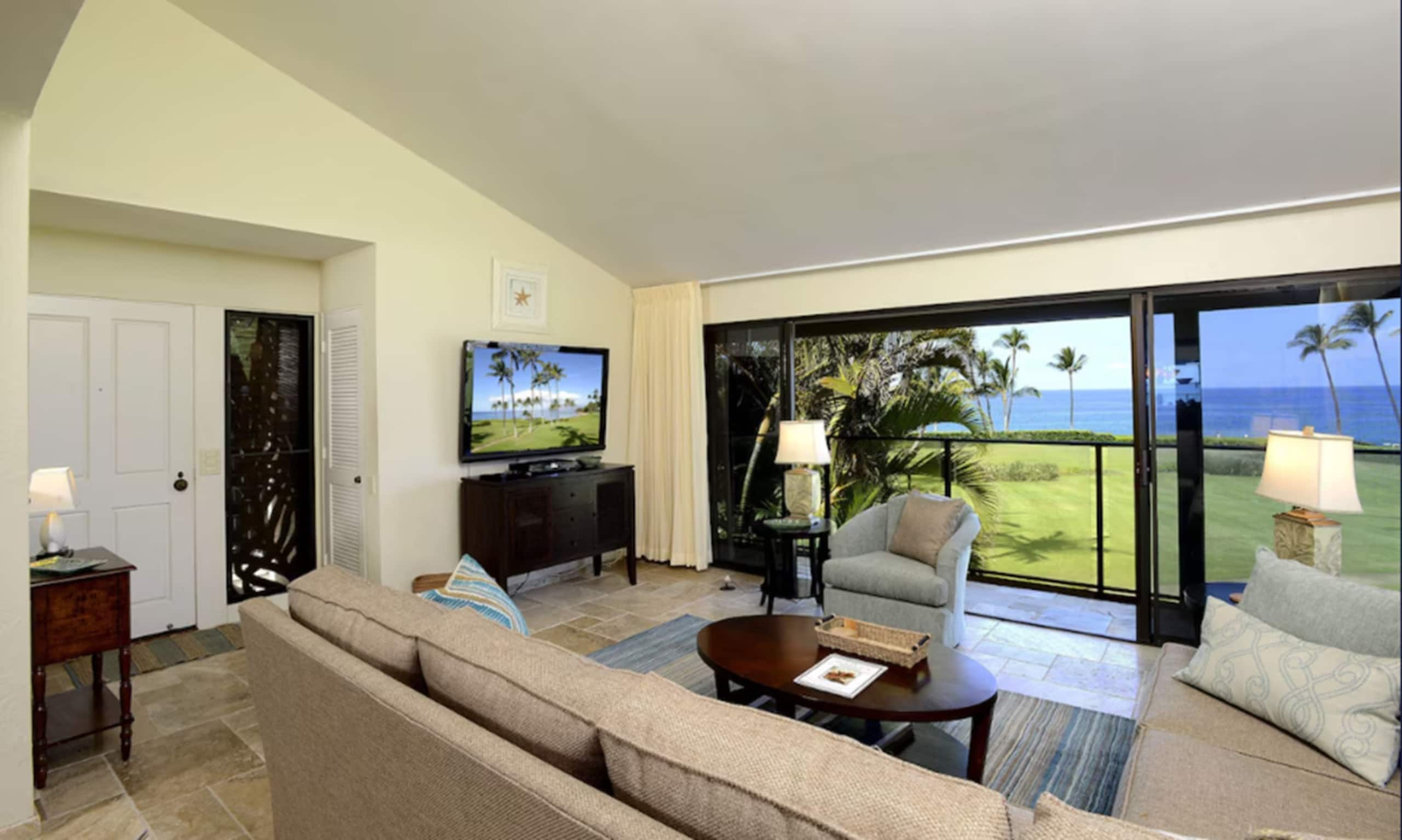 Wailea Elua Resort 1904: Front of the Front Row - Image 4