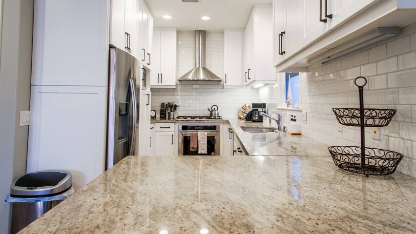 NEW Dream 3 Story House w/ Ocean & Bay Views gallery image 5