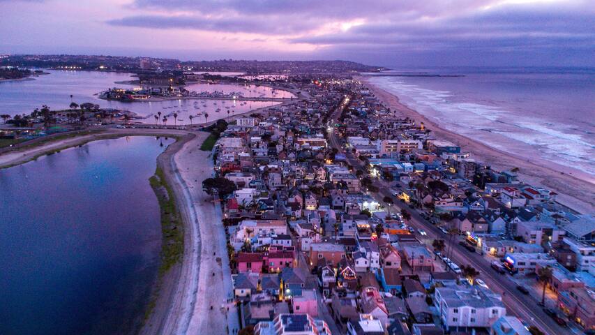 NEW Dream 3 Story House w/ Ocean & Bay Views gallery image 4