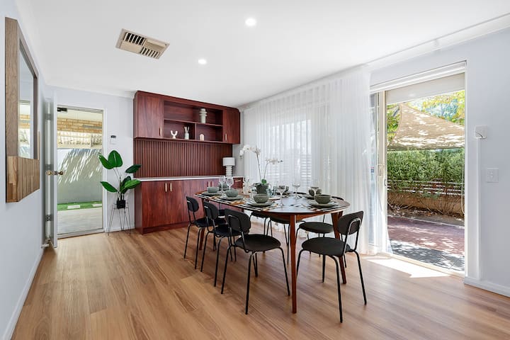 Mid Century Magic in Ardross gallery image 2