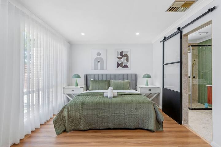 Mid Century Magic in Ardross gallery image 3