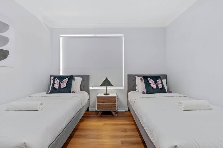 Mid Century Magic in Ardross gallery image 5