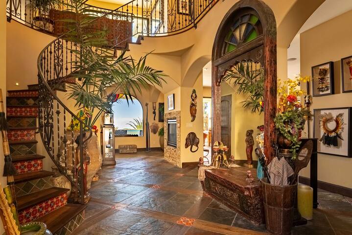 Pool, Hot Tubs, Views – Castillo de Windsor gallery image 3