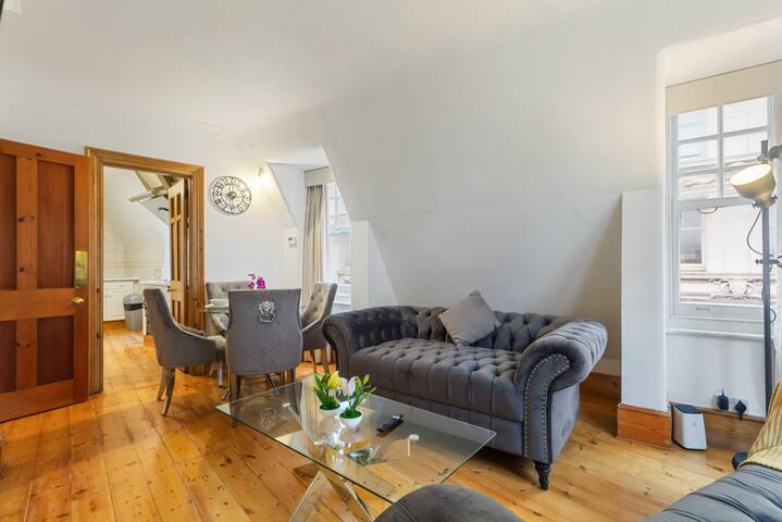 Elegant 3Bedroom in Piccadilly Circus-No Lift 4GL gallery image 5