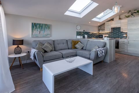 3 Bed pet friendly Beach House with sea views