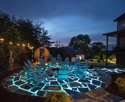 Game Room, Hot Tub, Cold Plunge, Sauna, Fire Pit