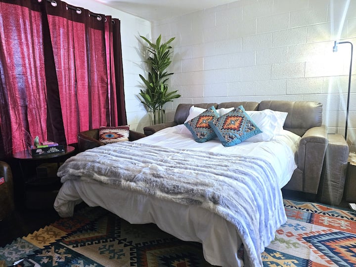 3bd, King, Brkfst, Large Tvs, W/d, Sleeps 11, Bbq - Page