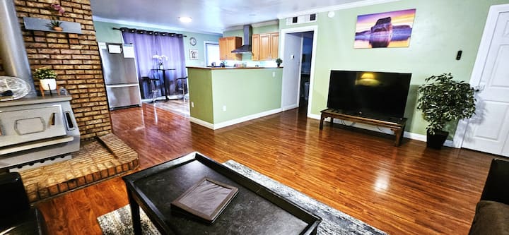 Hot Tub, Kayaks, Pets, W/d, Brkfst, Sleeps 12 - Page