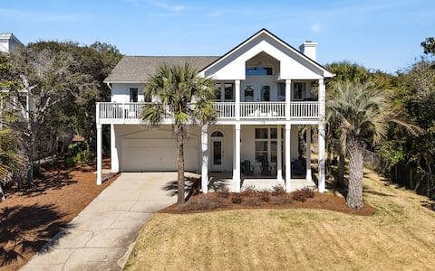 Gulf Views - Private Beach Access Across Street