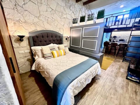 Amore e Vino Loft with private Balcony & Jacuzzi