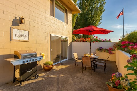 Hot Tub | King Bed | Retreat on a Wagyu Farm