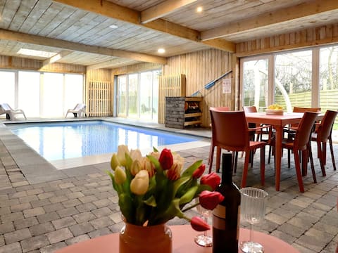 Gite all-in with an indoor pool, sauna and games