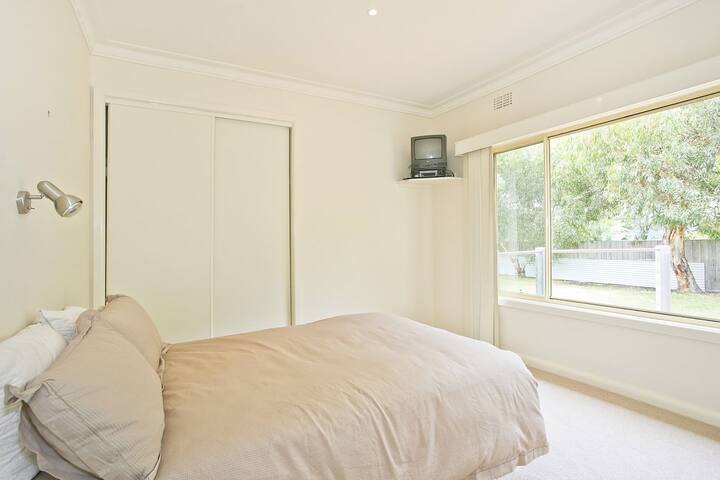 Boston Beach House 46 gallery image 5