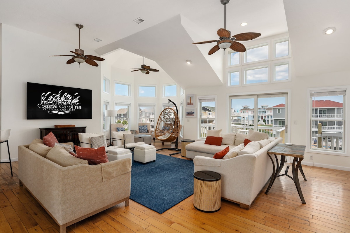 WH386: Sea Forevermore | TL Living Area