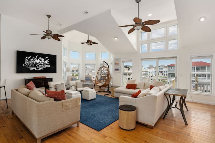 WH386: Sea Forevermore | TL Living Area