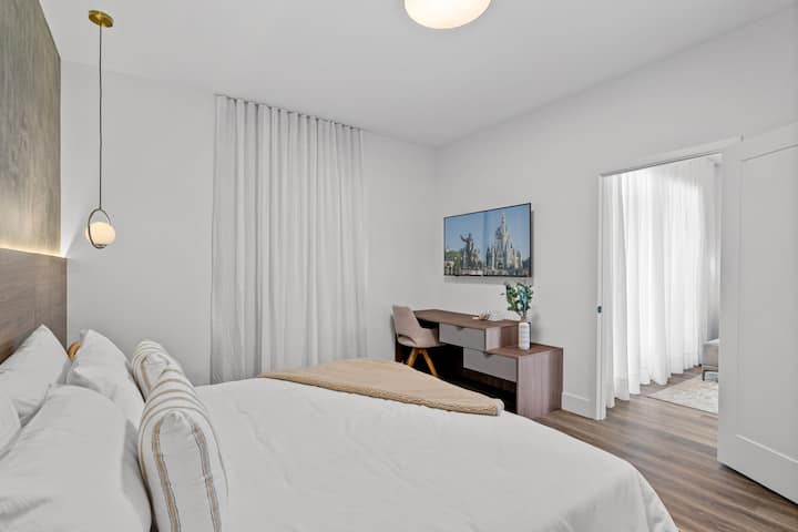 加大双人床主卧套房