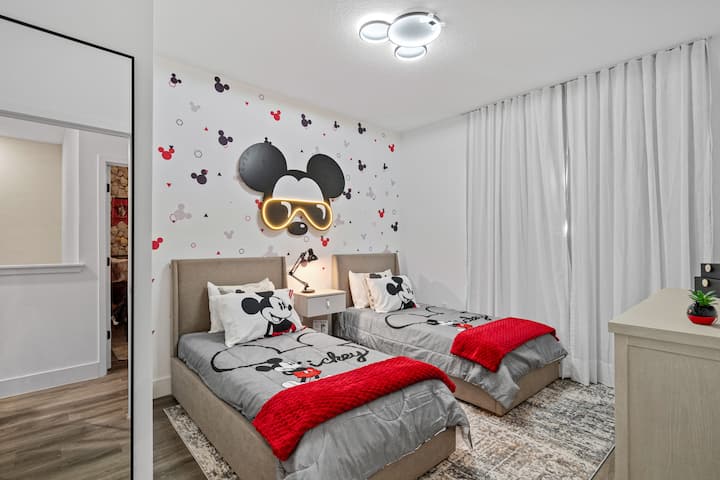 Mickey bedroom