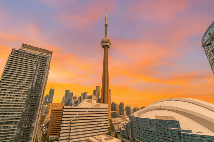 NEW! The Penthouse – CN Tower Views – 2100 sq.ft.