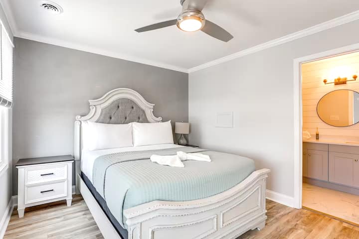 Dormitorio 2 | Cama tamaño queen con TV | Tercer piso