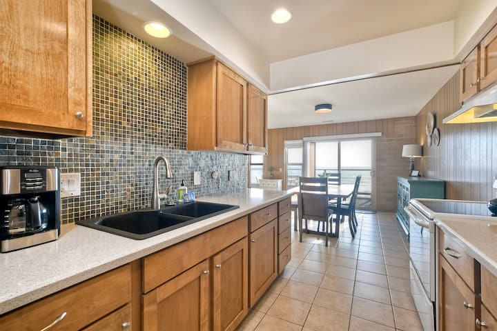 Beach Access, Fire Pit, Bbq, Walk 2 Village - Oceanside, CA