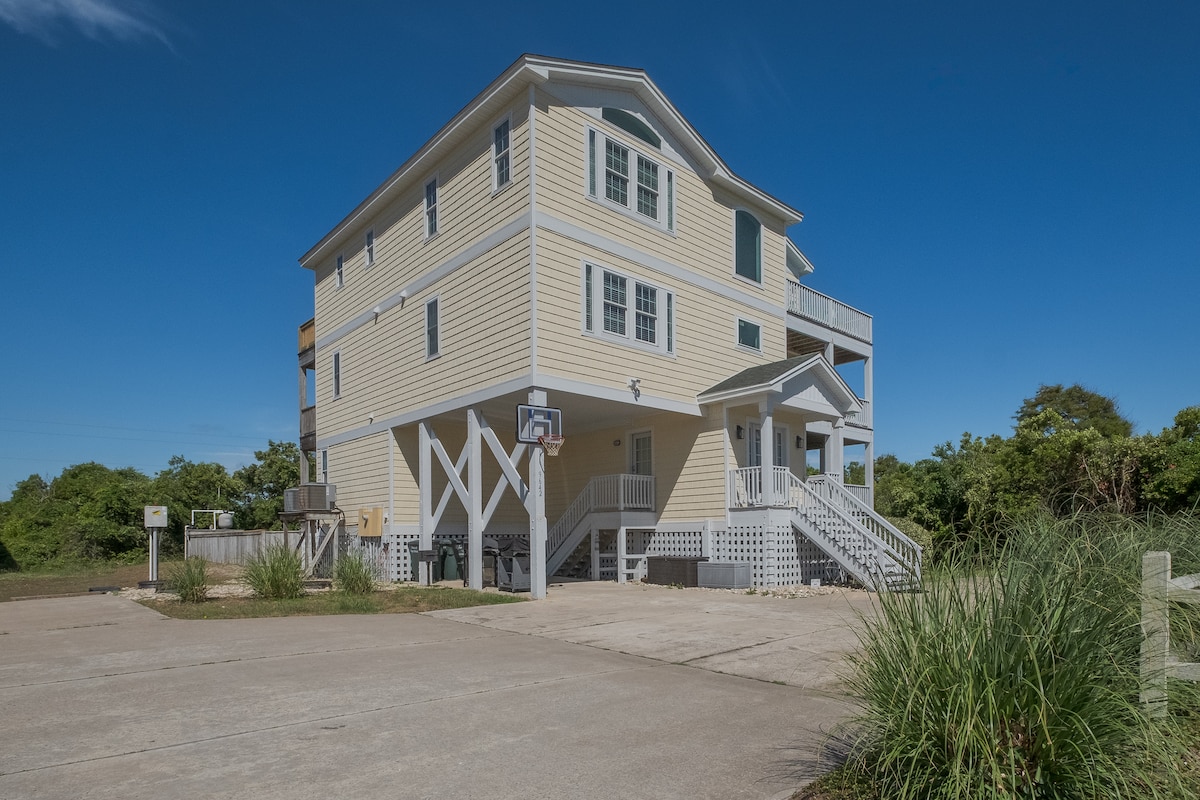 South Nags Head Escape w/ Pool & Hot Tub