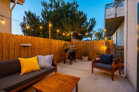 Pup Friendly*Fire Pit*Sleeps 8!