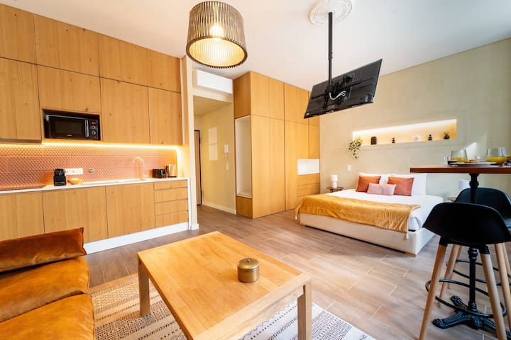 Charmhost Gestao De Alojamentos managed Airbnb listing 1