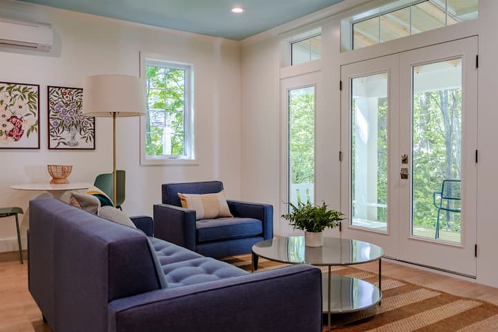 Suite #8, The Daffodil @ Porches On Mason - Saugatuck, MI