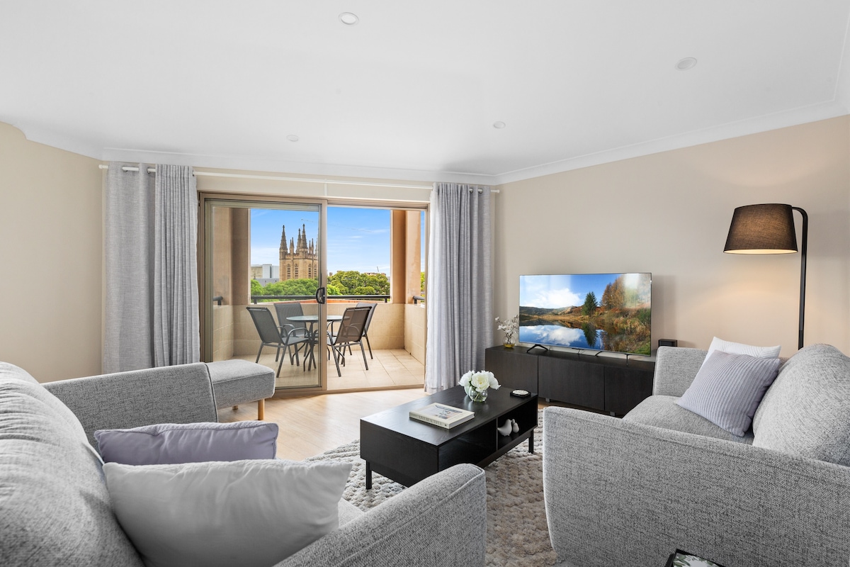 Stylish 2-Bed Camperdown Apartment with Balcony - Apartments for Rent ...