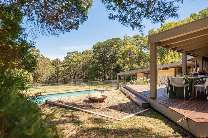 Red Hill South Hideaway | Rural Luxe with Pool gallery image 4