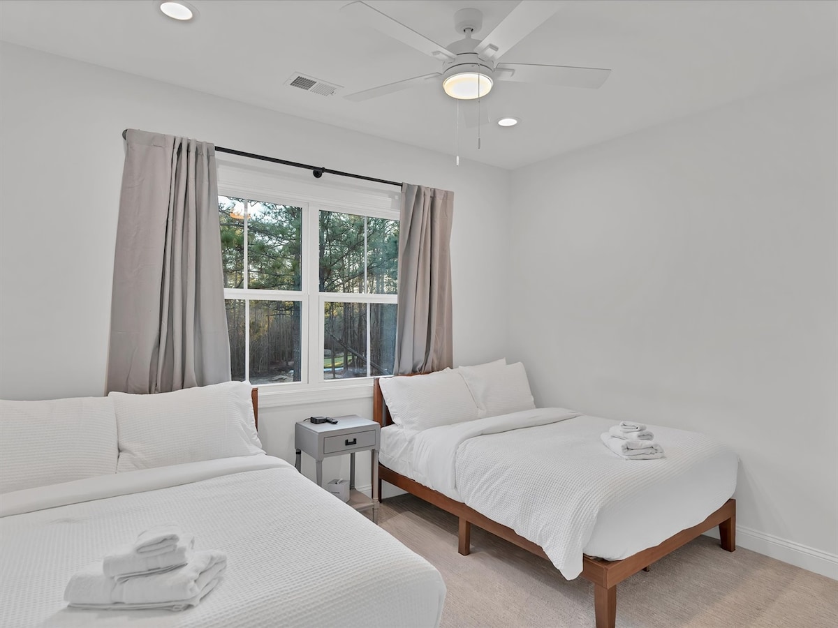 Спалня 4: две пълни