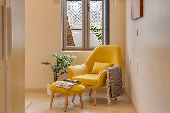 Living room image 7