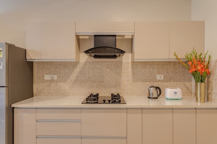 Full kitchen image 2