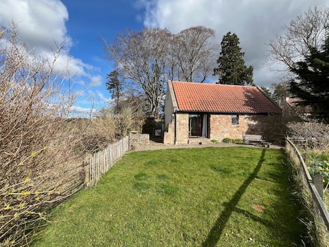 Stable Cottage by Roslin Glen